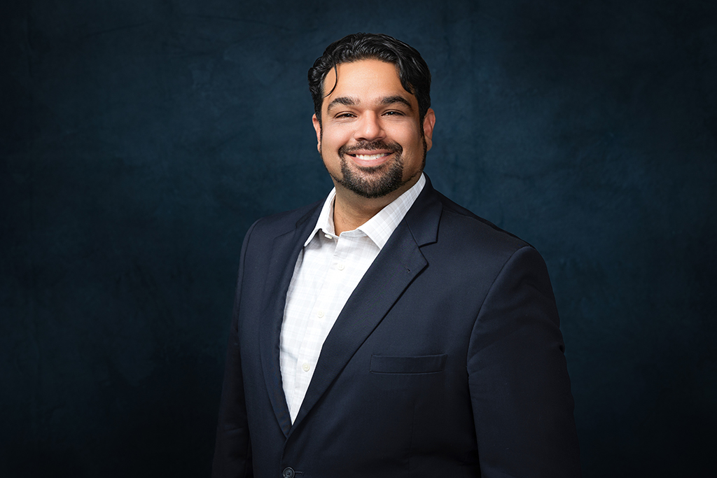 Branding_Headshots-1024Wx72ppi_Ramirez-038-Ev2