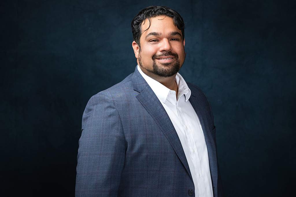 Branding_Headshots-1024Wx72ppi_Ramirez-053-Ev2